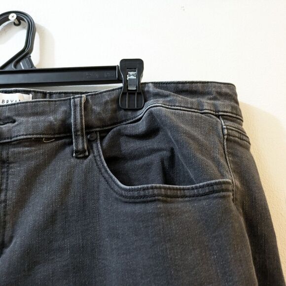 Lane Bryant Signature Fit Mid-Rise Straight Leg Faded Black Jeans, Women's 18 - Picture 7 of 12